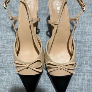 Stylish Beige and Black Women's Shoes